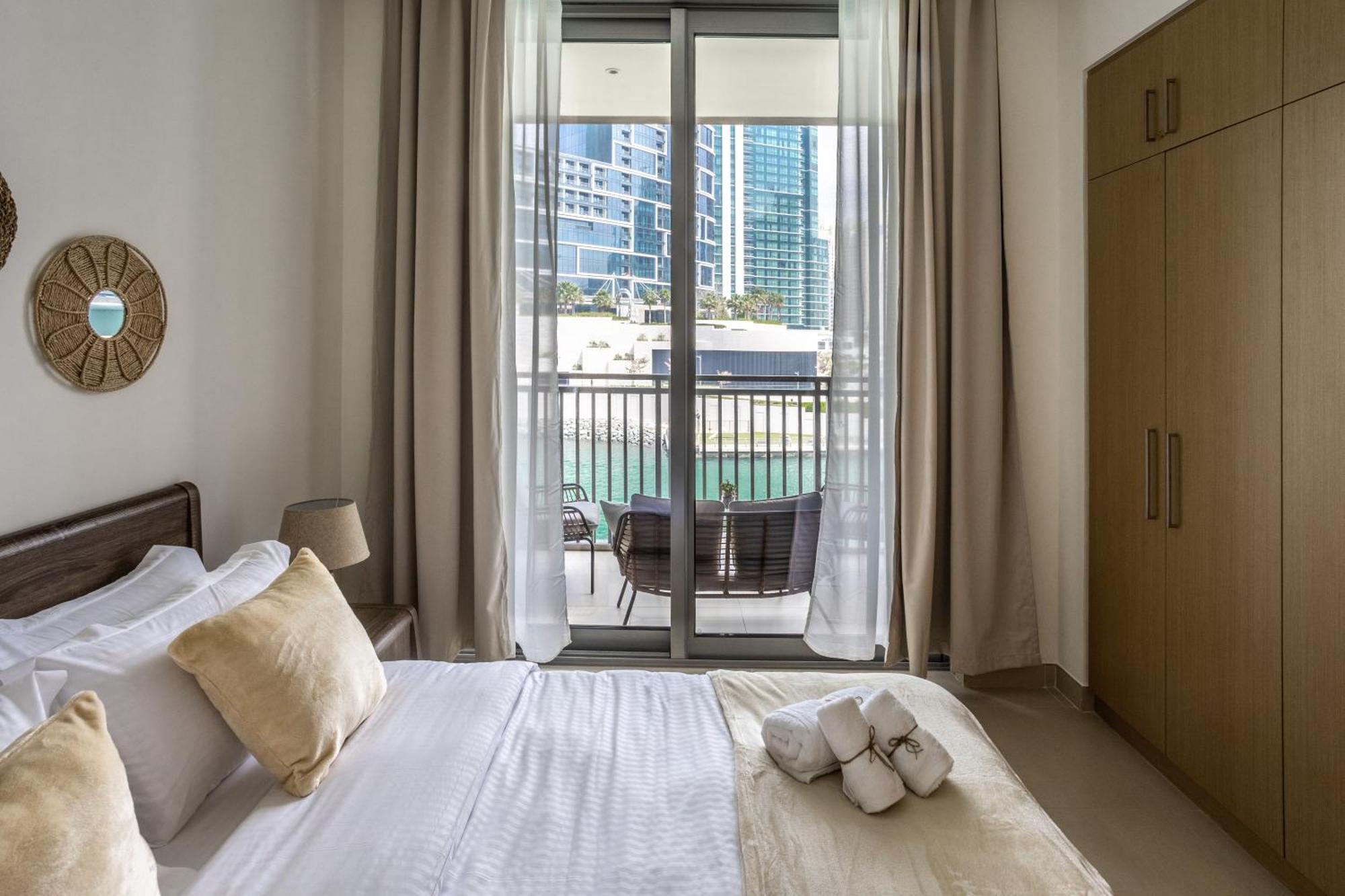 Waves Holiday Home - Waterfront Apartment With Breathtaking Sea Views Dubaj Zewnętrze zdjęcie