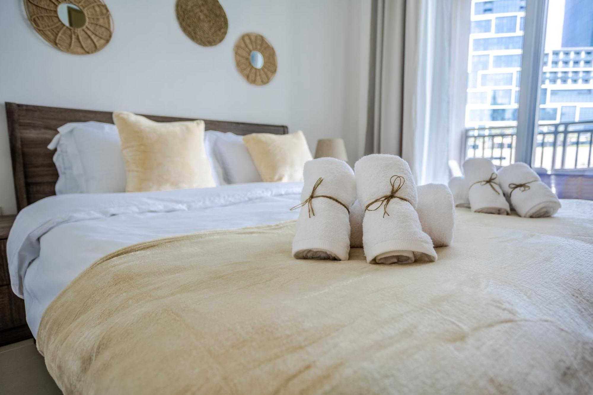 Waves Holiday Home - Waterfront Apartment With Breathtaking Sea Views Dubaj Zewnętrze zdjęcie